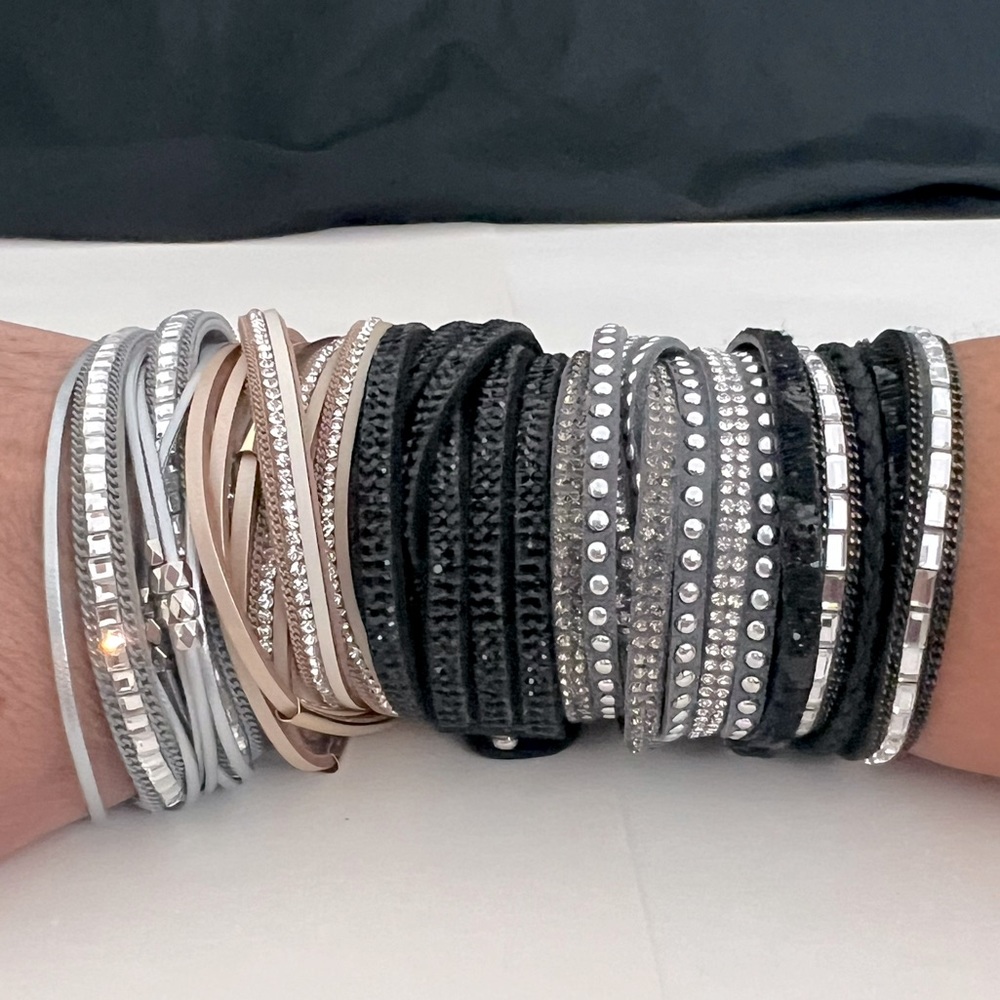 Lot of Wrap Bracelets 5 Total Snap & Magnetic Clasp